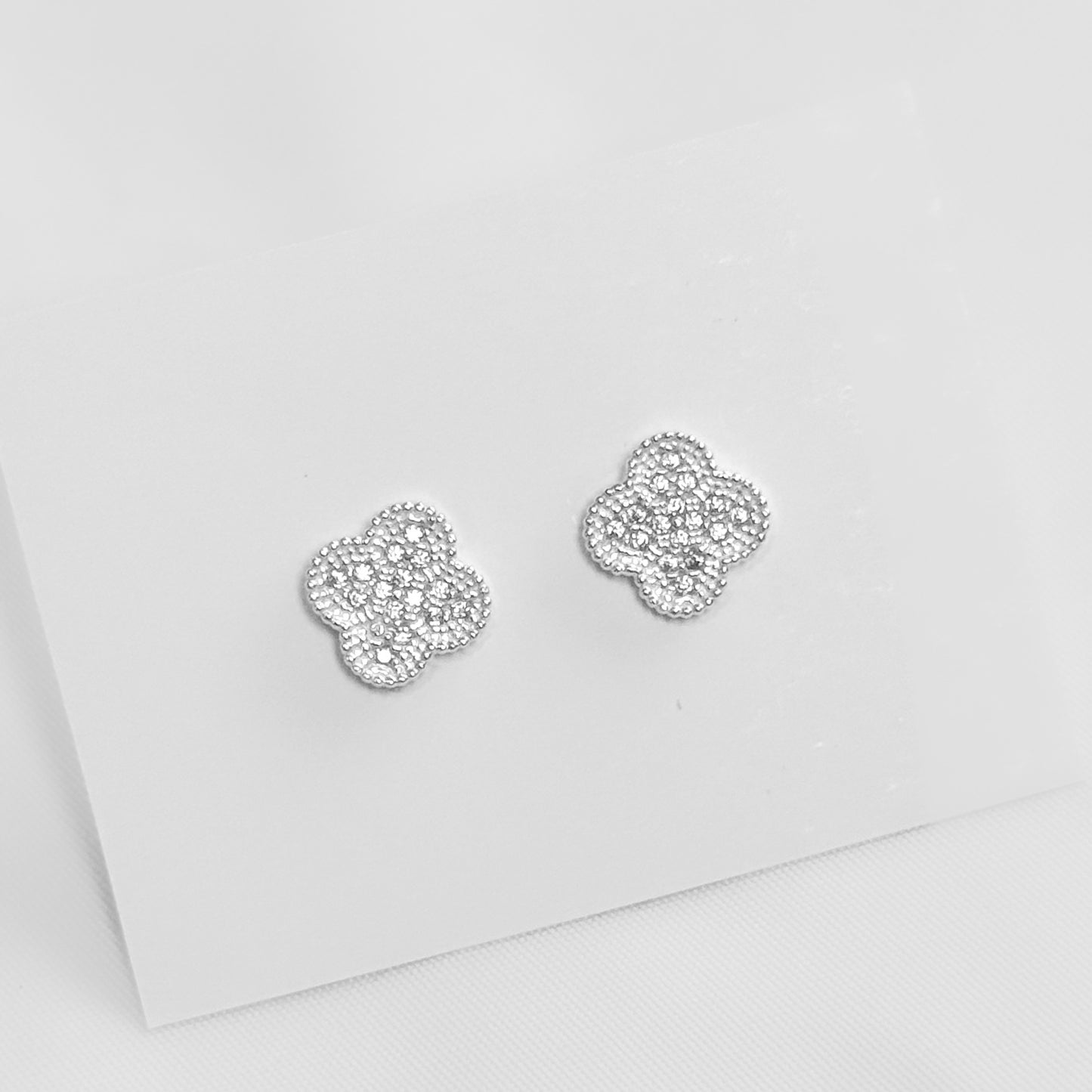 BRINCO TREVO INSPIRAÇÃO CRAVEJADO