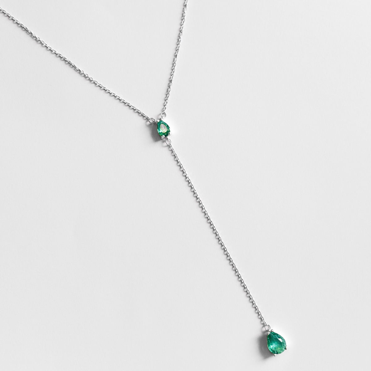 COLAR GARGANTILHA GRAVATINHA ZIRCÔNIAS GOTA TURQUESA