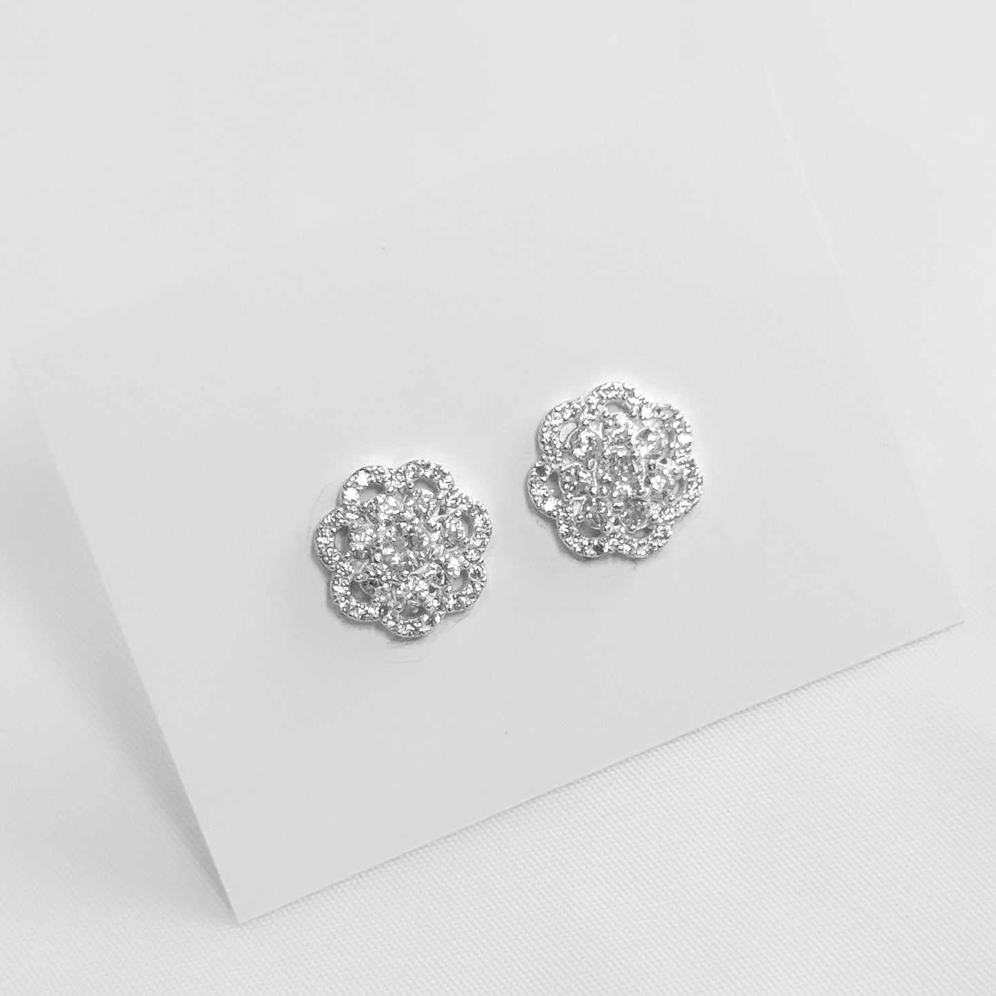 BRINCO FLOR CRAVEJADA