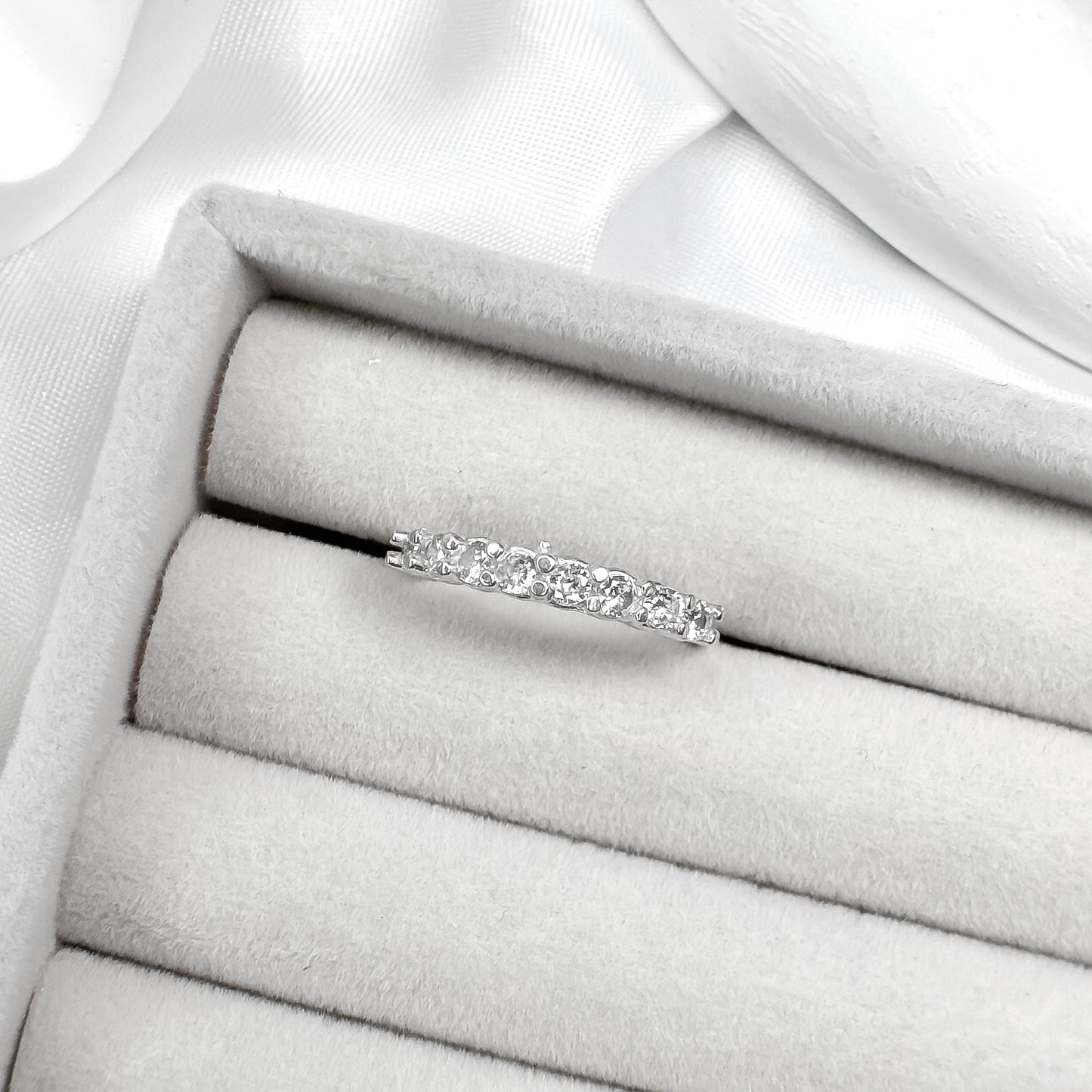 ANEL APARADOR CRAVEJADO