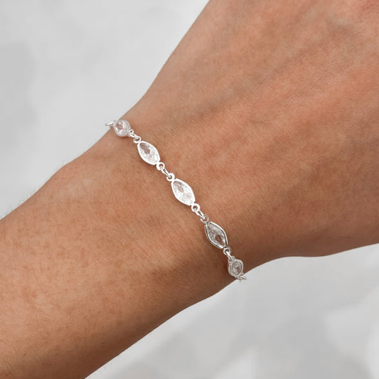 PULSEIRA ZIRCÔNIAS OVAIS