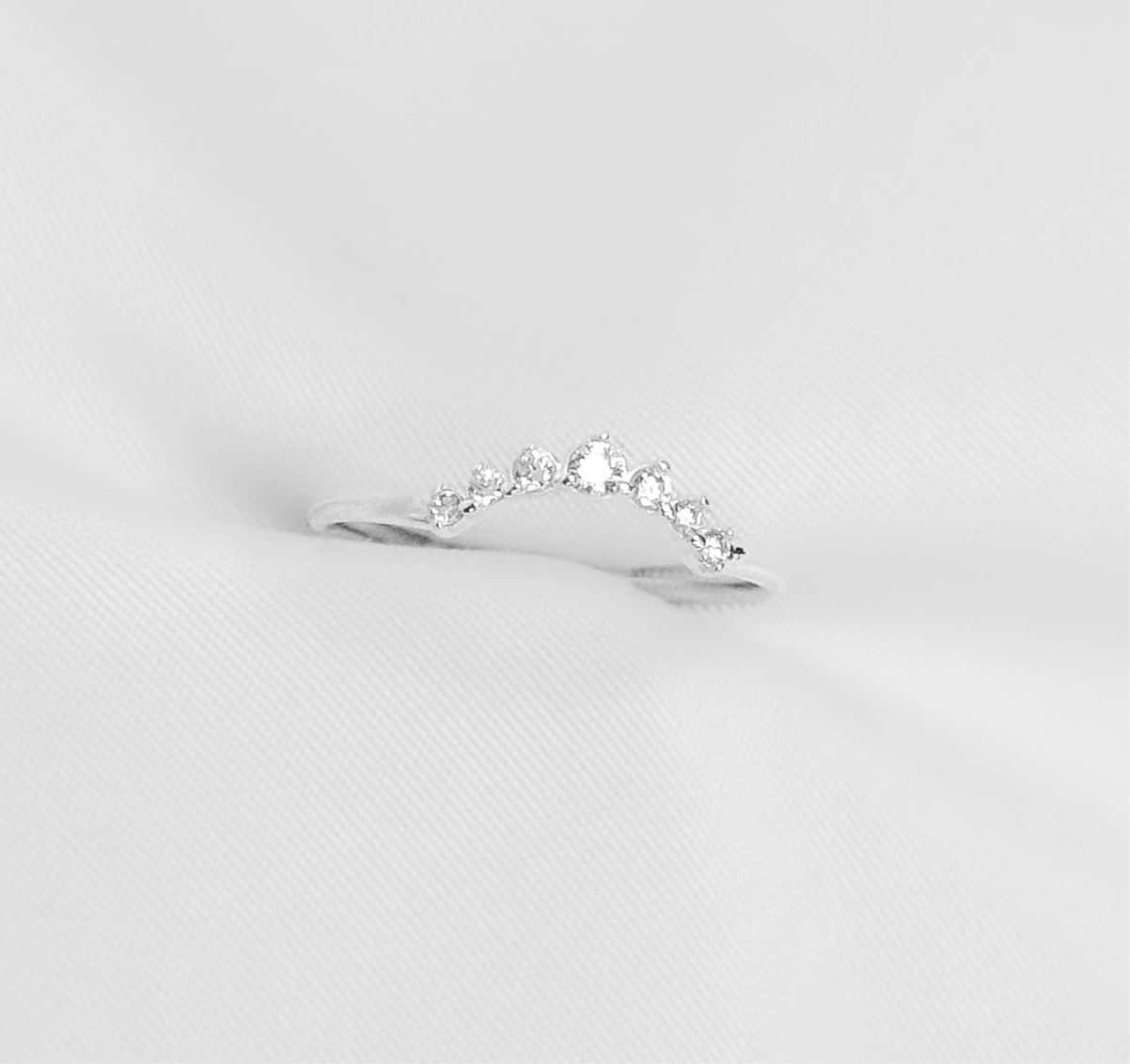 Anel Coroa Fina Cravejada