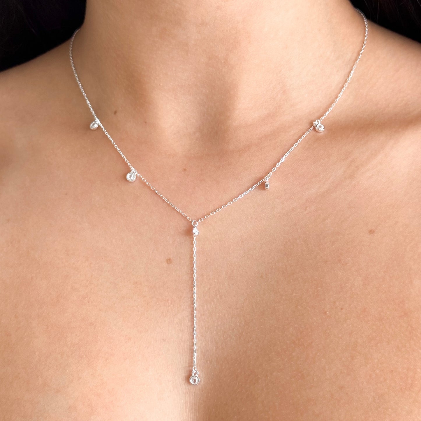 COLAR GARGANTILHA CARTIER COM ZIRCÔNIAS GRAVATINHA