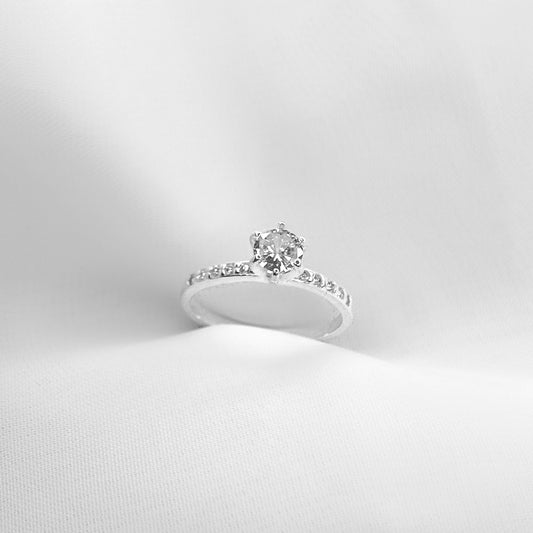 ANEL SOLITÁRIO CRAVAÇÃO INGLESA LATERAIS