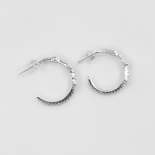 ARGOLA DE TARRAXA UM TREVO CRAVEJADA