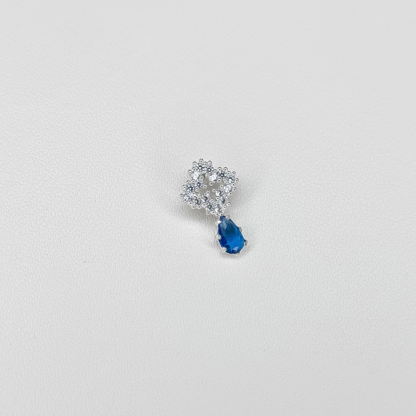 COLAR TREVO CRAVEJADO COM GOTA DE ZIRCÔNIA